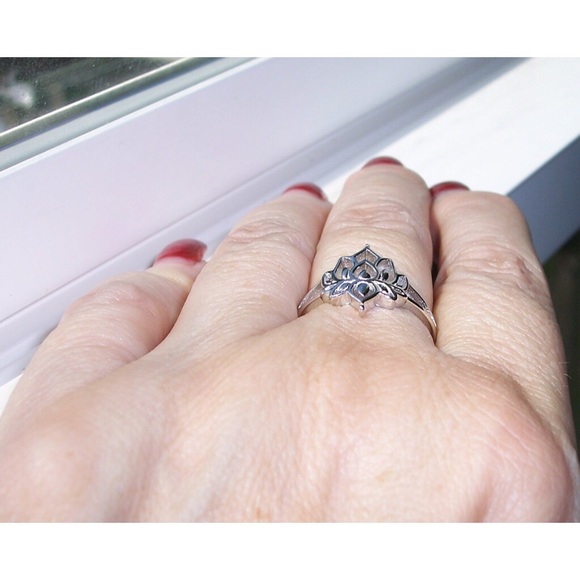 925 STERLING SILVER Lotus Flower Fashion Ring - Picture 6 of 16